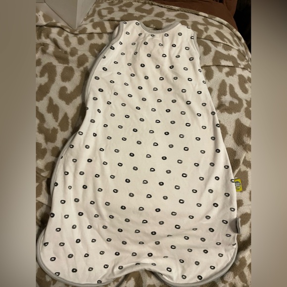 Nested Bean Zen Sack Classic White with Black Circles Small 0-6 Months - Picture 3 of 3